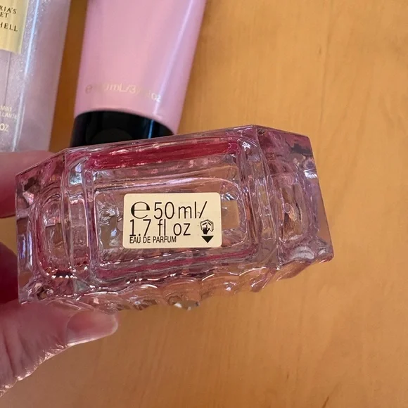 VS Bombshell trio Set shimmer body mist, fine lotion - Picture 8 of 14
